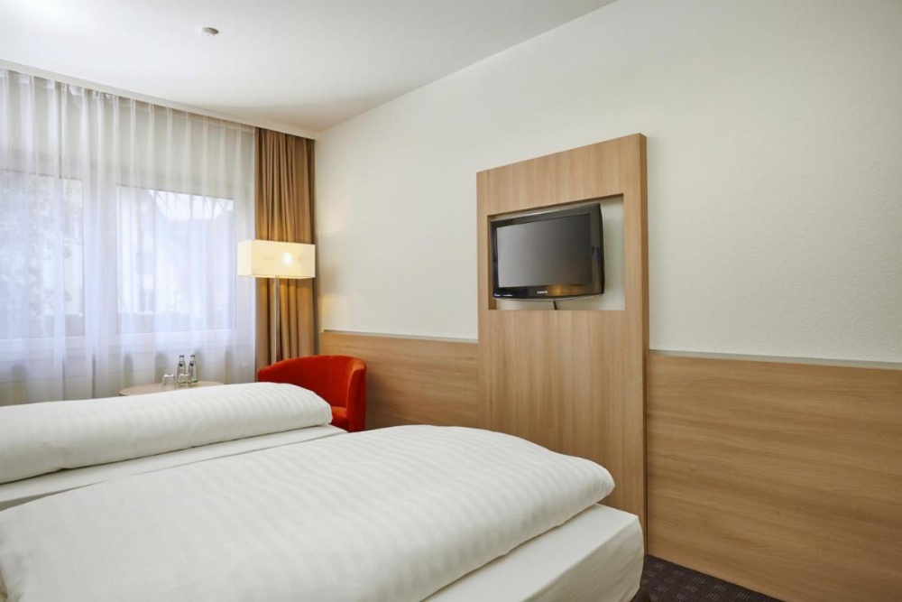 Room image 3