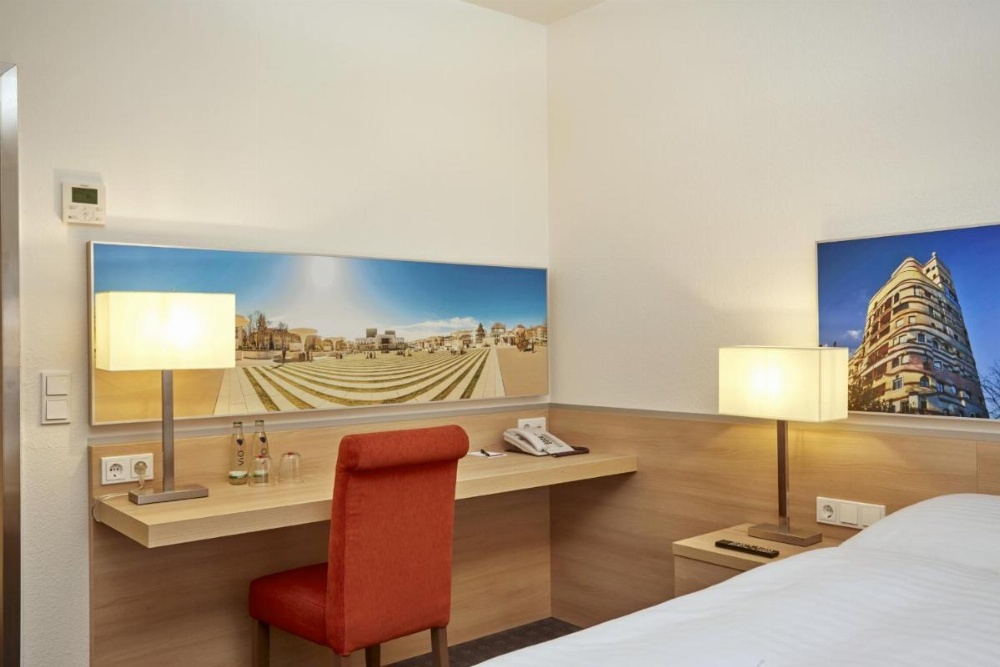 Room image 2