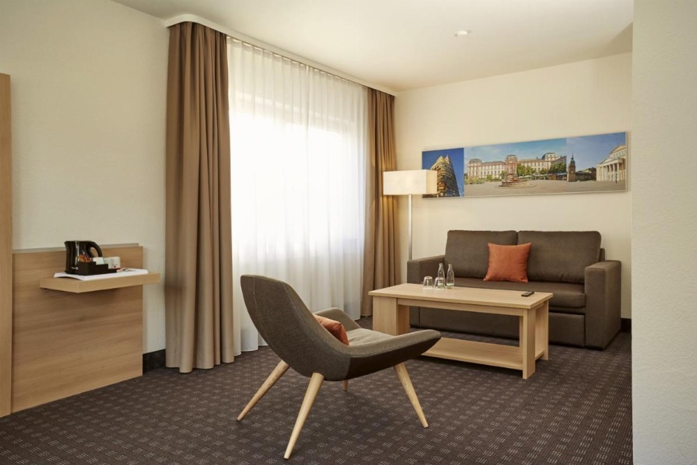 Room image 3