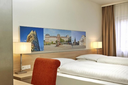 H+ Hotel Darmstadt image 8